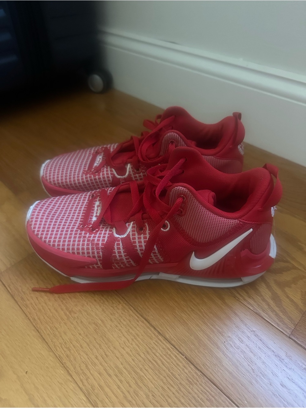 Nike LeBron Witness 7